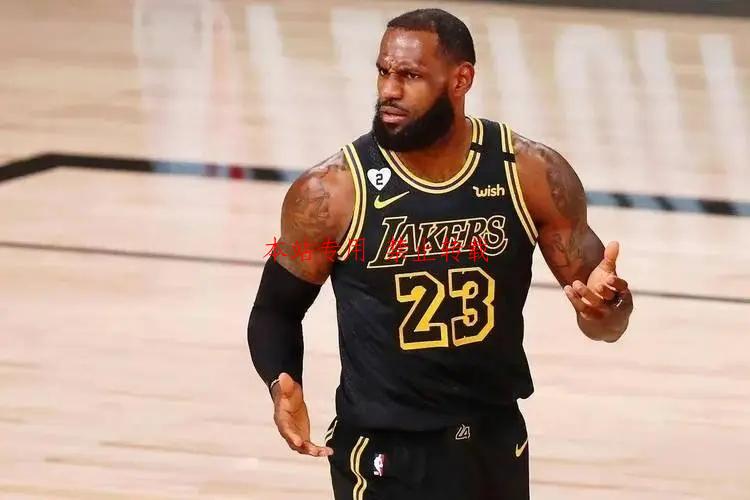 湖人没机会夺冠了，詹姆斯和浓眉本赛季退化太严重了